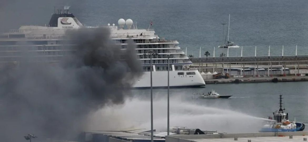 Incendio-en-el-Puerto-de-Barcelona-afecta-contenedores-en-el-Moll-de-Ponent-no-hay-heridos