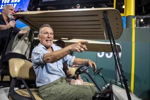Bruce-Springsteen-ofrece-una-oracion-por-la-seguridad-de-Donald-Trump-tras-el-tiroteo-en-la-Cena-de-Corresponsales-2