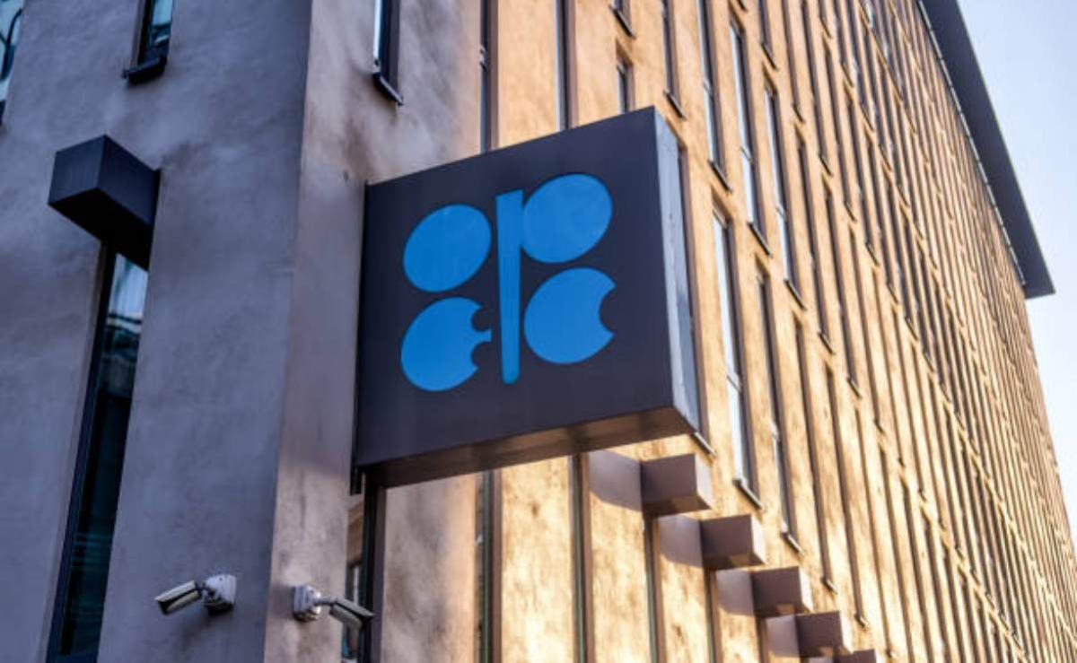 Consumo-mundial-de-petroleo-supero-los-105-millones-de-barriles-diarios-en-2025
