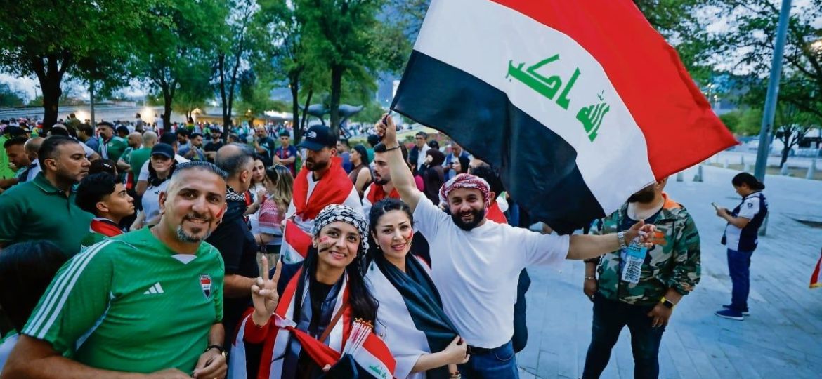 La-fiesta-en-el-Gigante-de-Acero-hinchas-de-Bolivia-e-Irak-llenan-Monterrey-de-canticos-y-color