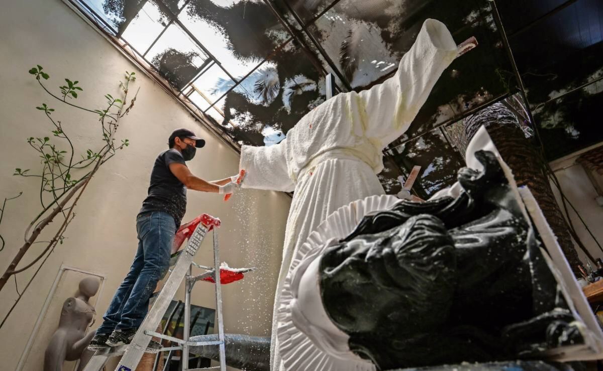 Taller-Alimana-artesanos-de-Iztapalapa-crean-figuras-monumentales-para-cine-festivales-y-desfiles