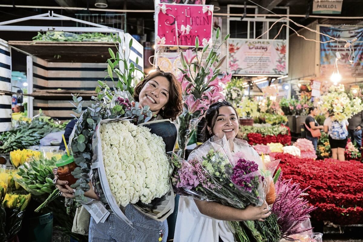Mercado-de-Jamaica-precios-de-ramos-y-arreglos-para-el-Dia-de-las-Madres